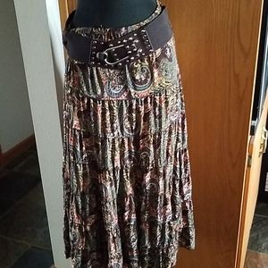 Women's skirt with belt